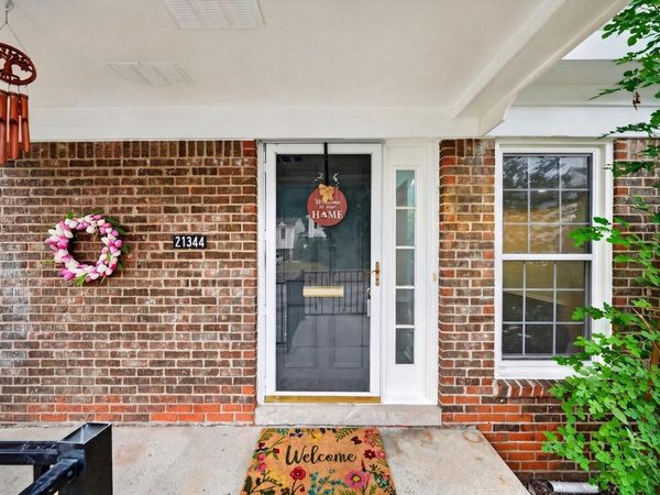 21344 E Glen Haven Circle, Northville, MI 48167