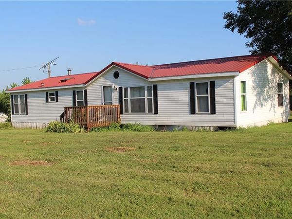 3904 NE Sandstone Drive, Hamilton, MO 64644