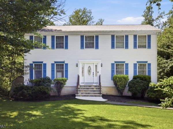 2057 Lakeside Dr, Vernon, NJ 07422