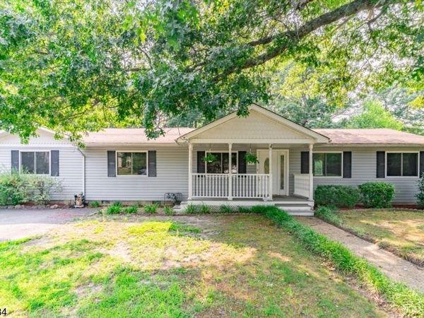 18 N Hope Chapel Rd, Jackson, NJ 08527