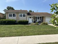 683 Sandy Lane, Des Plaines, IL 60016 primary photo