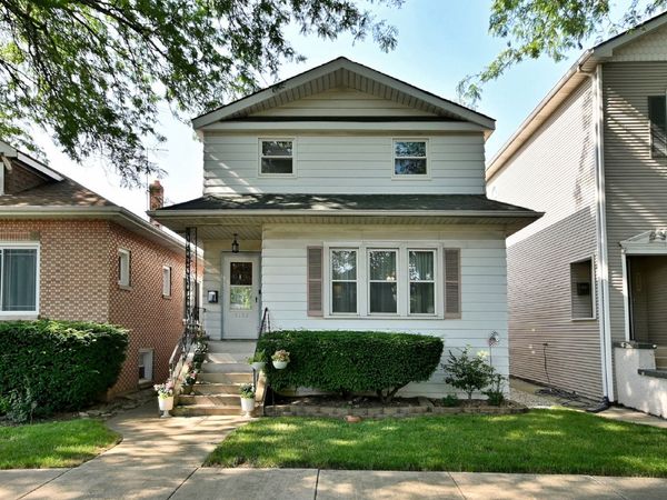 5108 W Winona Street , Chicago, IL 60630