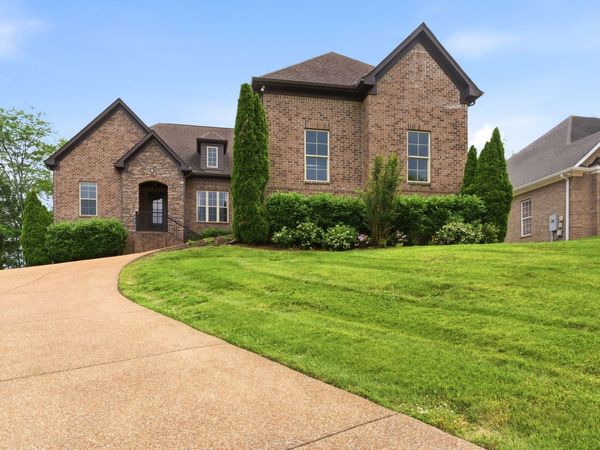 1038 Island Brook Dr , Hendersonville, TN 37075