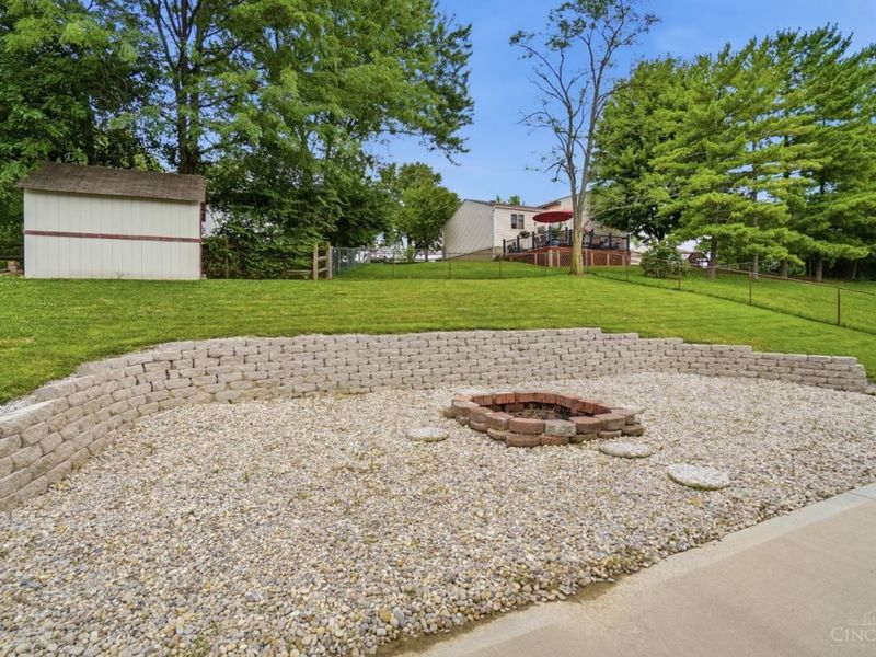 251 Fairborn Drive, Hamilton, OH 45013 Photo 27