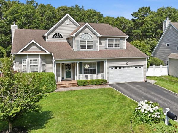86 Oceanview Boulevard, Manorville, NY 11949