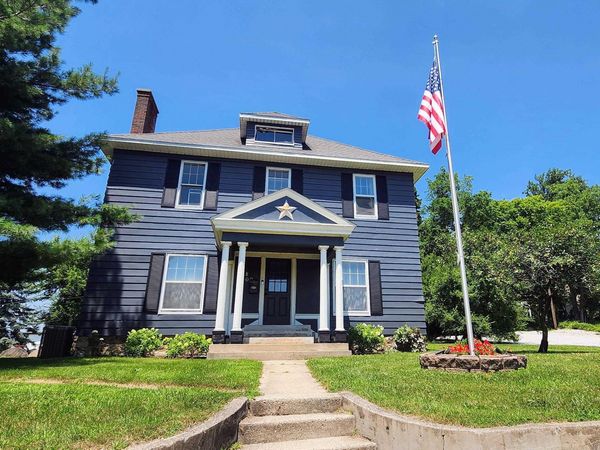 300 W Main Street, Syracuse, IN 46567