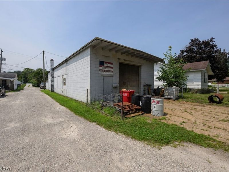 1128 N Main Street, Uhrichsville, OH 44683 Photo 2