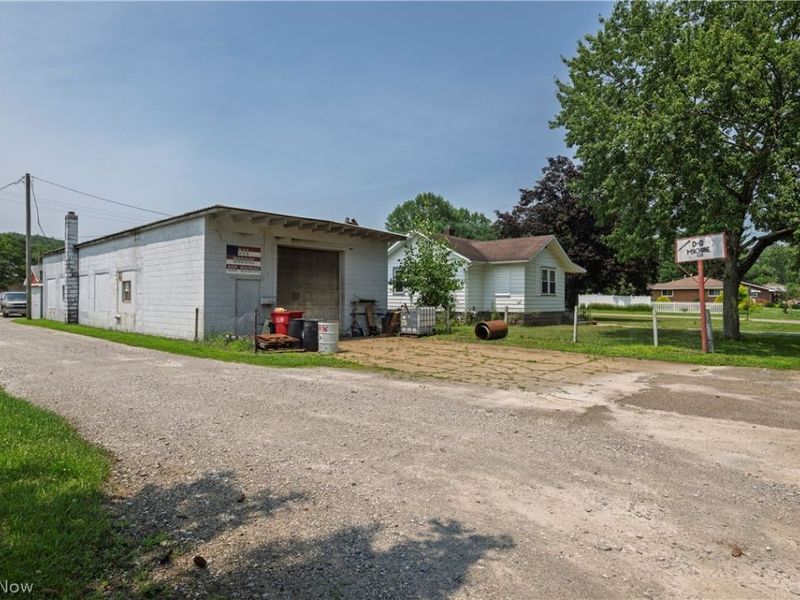 1128 N Main Street, Uhrichsville, OH 44683 Photo 3