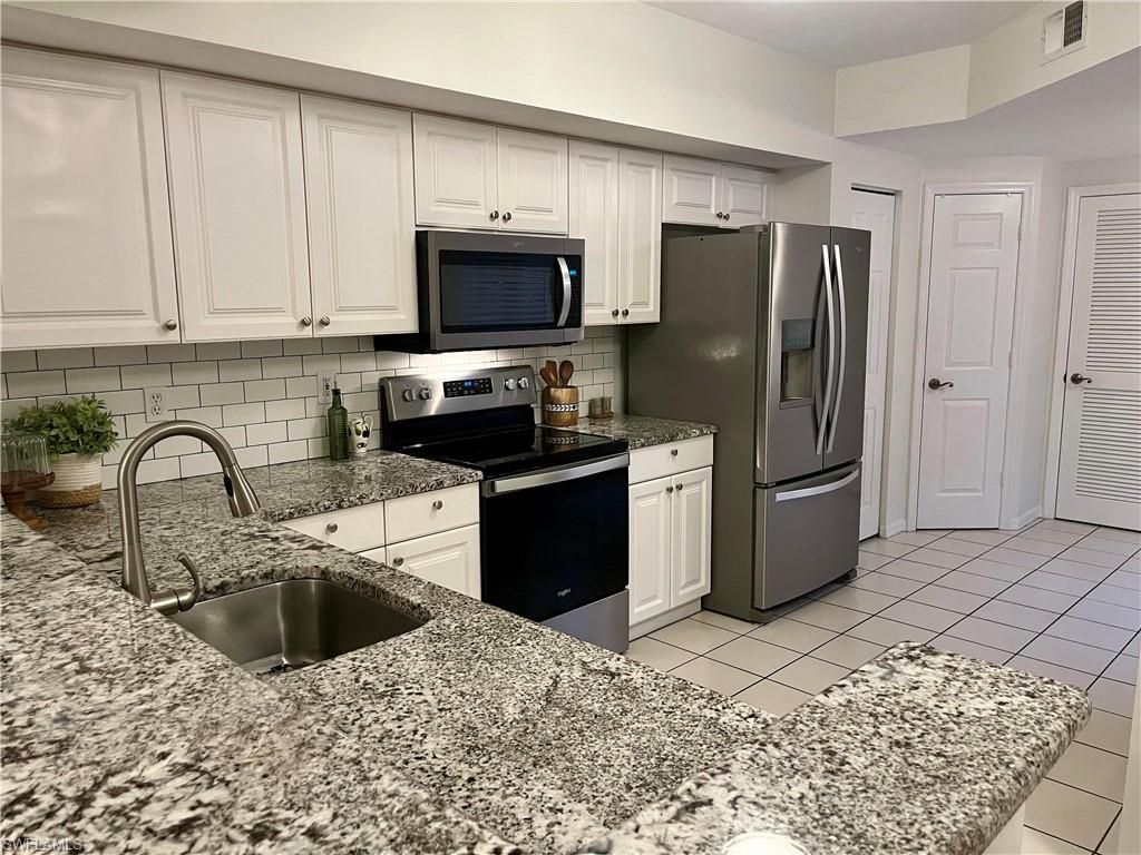 4950 Deerfield Way , Unit 102, Naples, FL 34110 Photo
