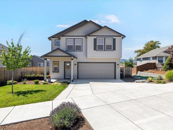 1626 Dragon Tail Place, Medford, OR 97504