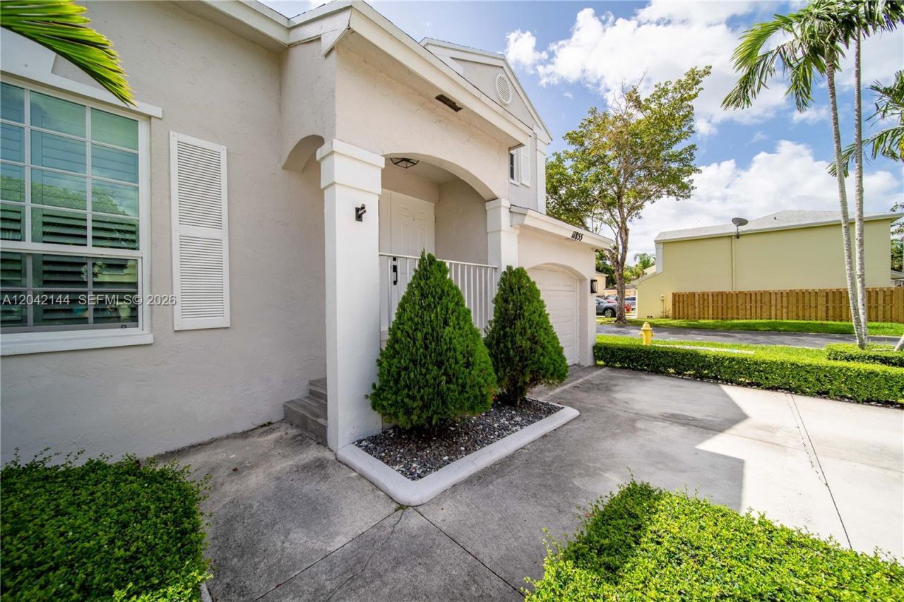 11855 SW 102nd St , Miami, FL 33186 Photo