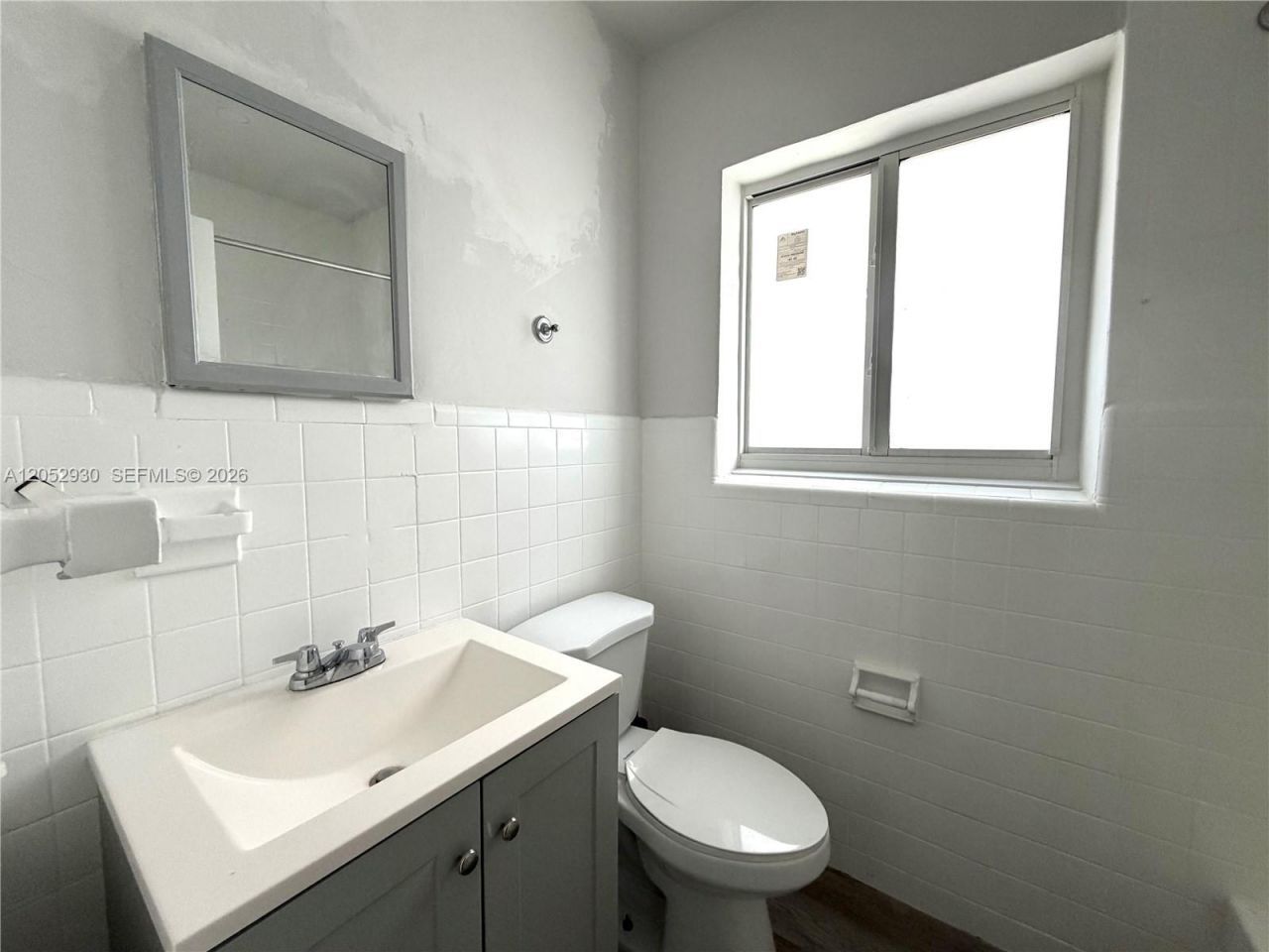 8201 Abbott Ave , Unit 2, Miami Beach, FL 33141 Photo