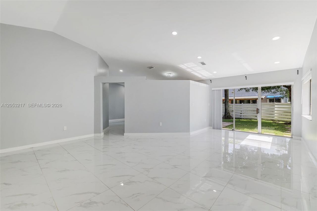 13765 SW 145th St , Miami, FL 33186 Photo