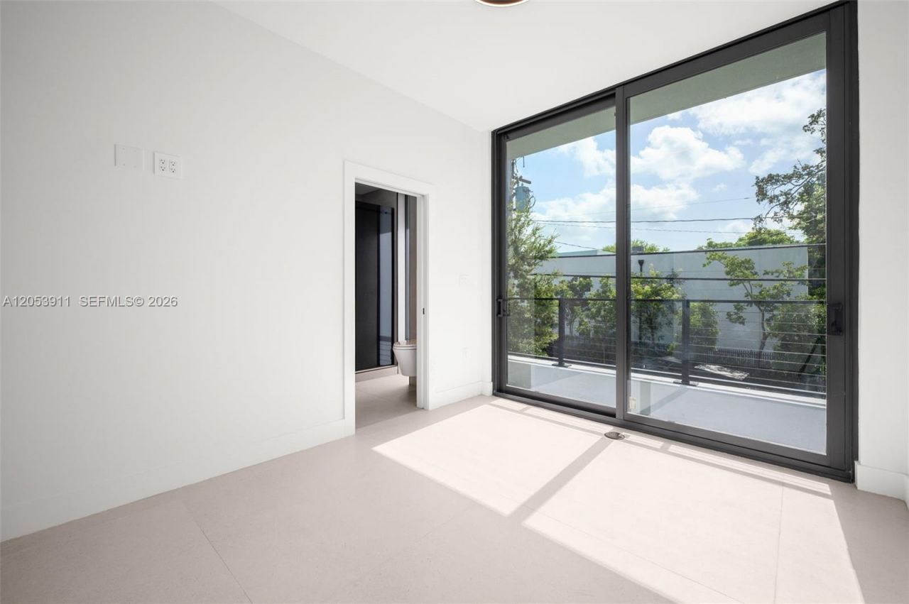 3310 Elizabeth St , Miami, FL 33133 Photo