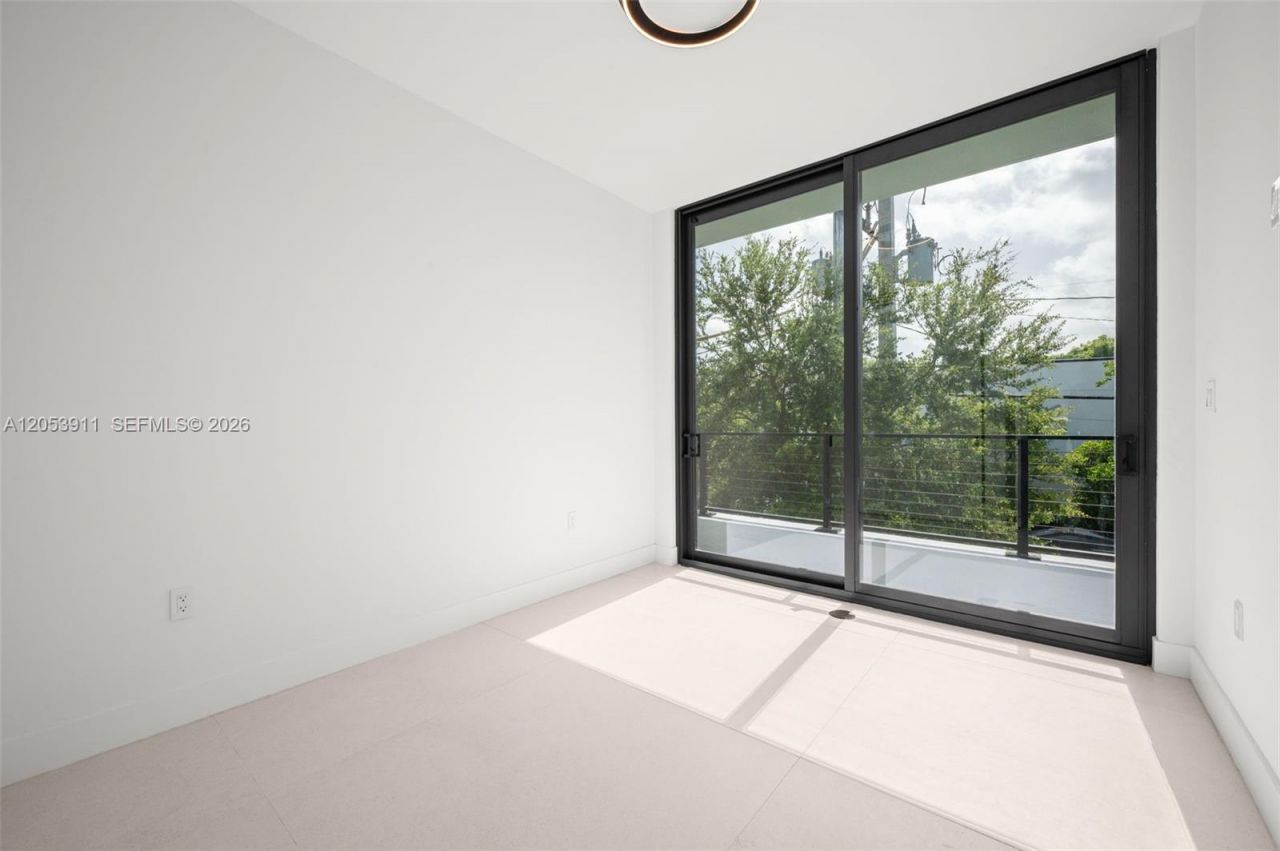3310 Elizabeth St , Miami, FL 33133 Photo