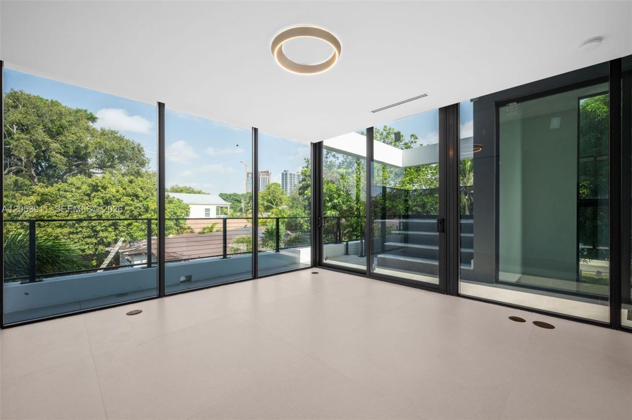 3310 Elizabeth St , Miami, FL 33133 Photo