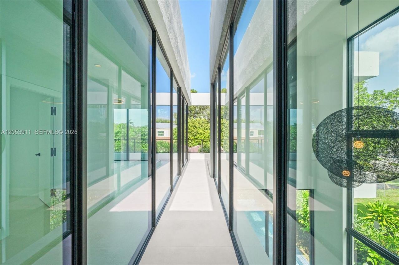 3310 Elizabeth St , Miami, FL 33133 Photo