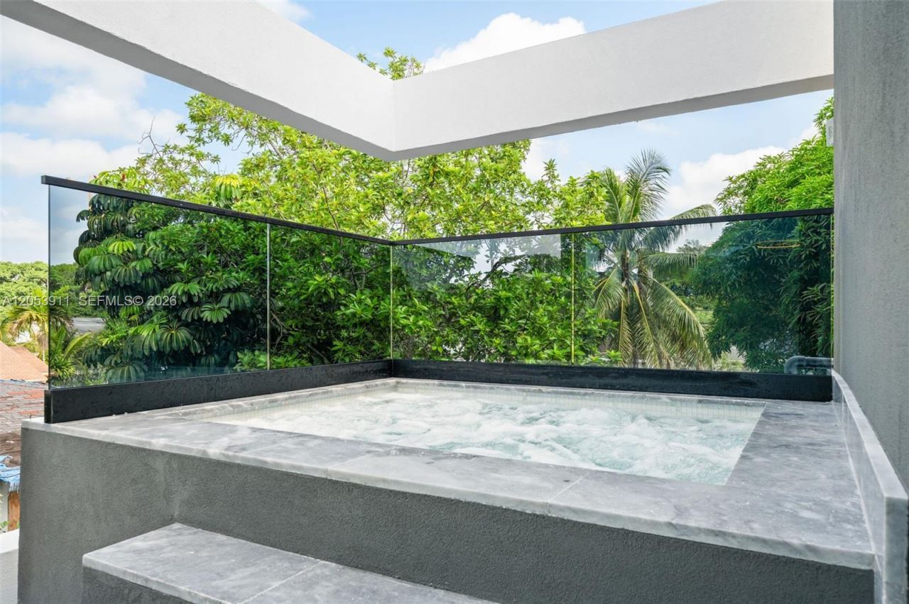 3310 Elizabeth St , Miami, FL 33133 Photo