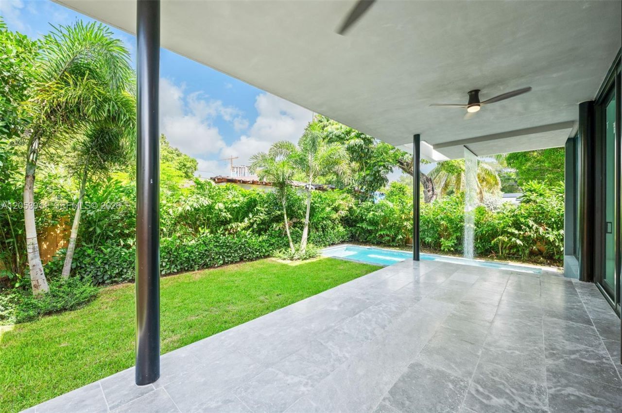 3310 Elizabeth St , Miami, FL 33133 Photo