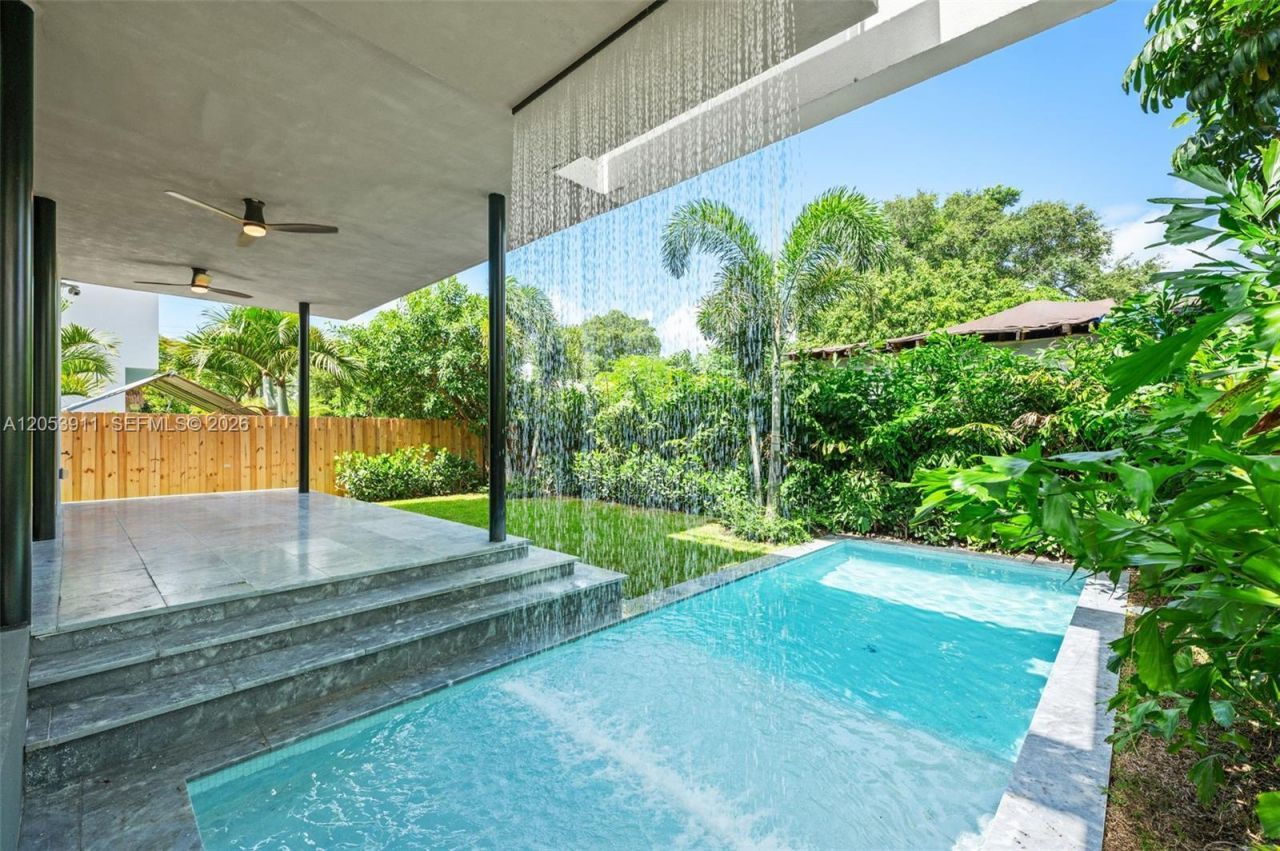 3310 Elizabeth St , Miami, FL 33133 Photo