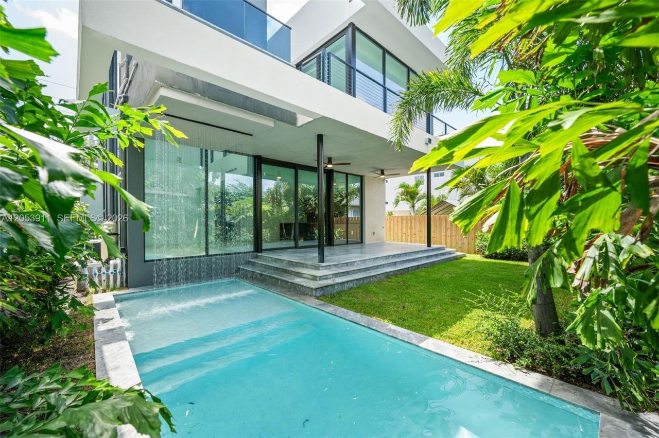 3310 Elizabeth St , Miami, FL 33133 Photo