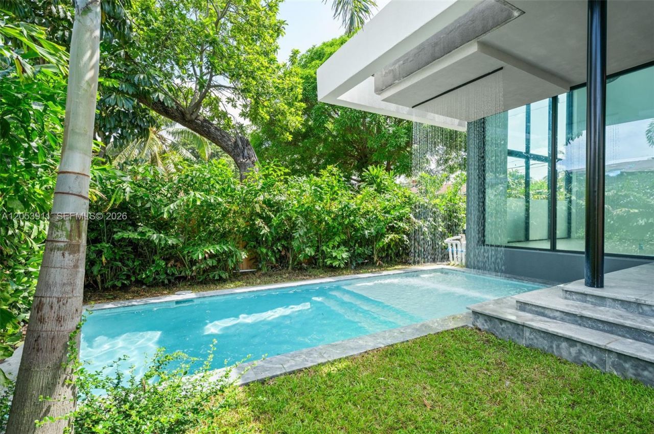 3310 Elizabeth St , Miami, FL 33133 Photo