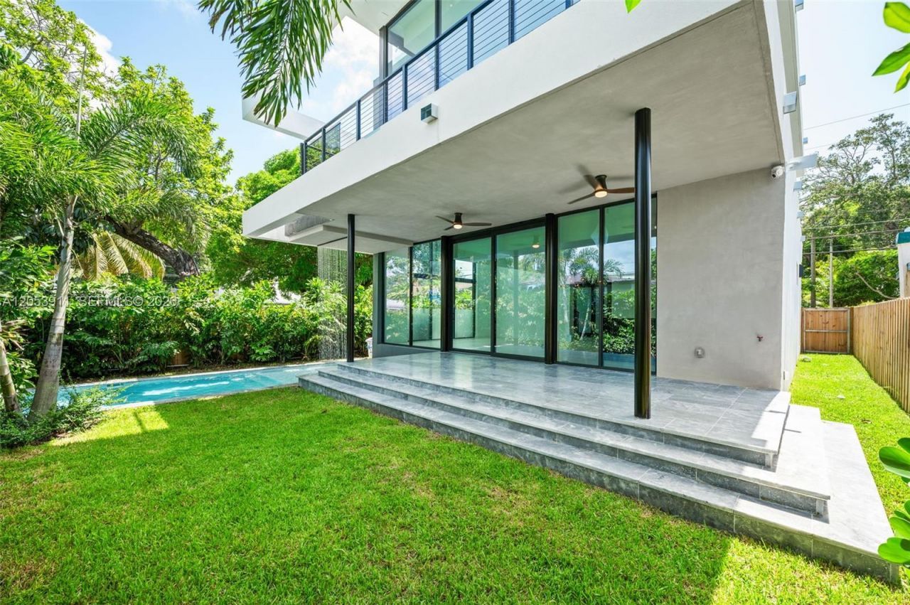 3310 Elizabeth St , Miami, FL 33133 Photo