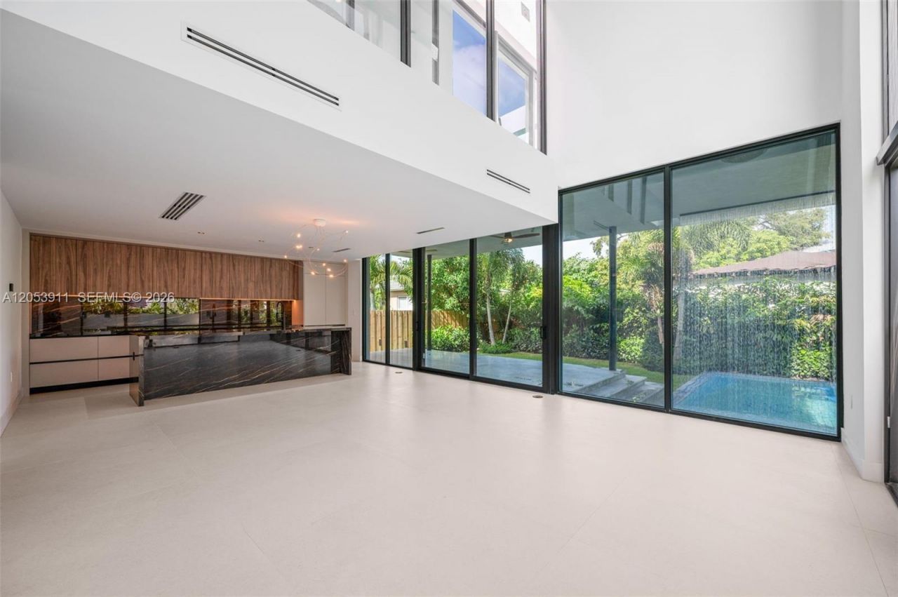 3310 Elizabeth St , Miami, FL 33133 Photo