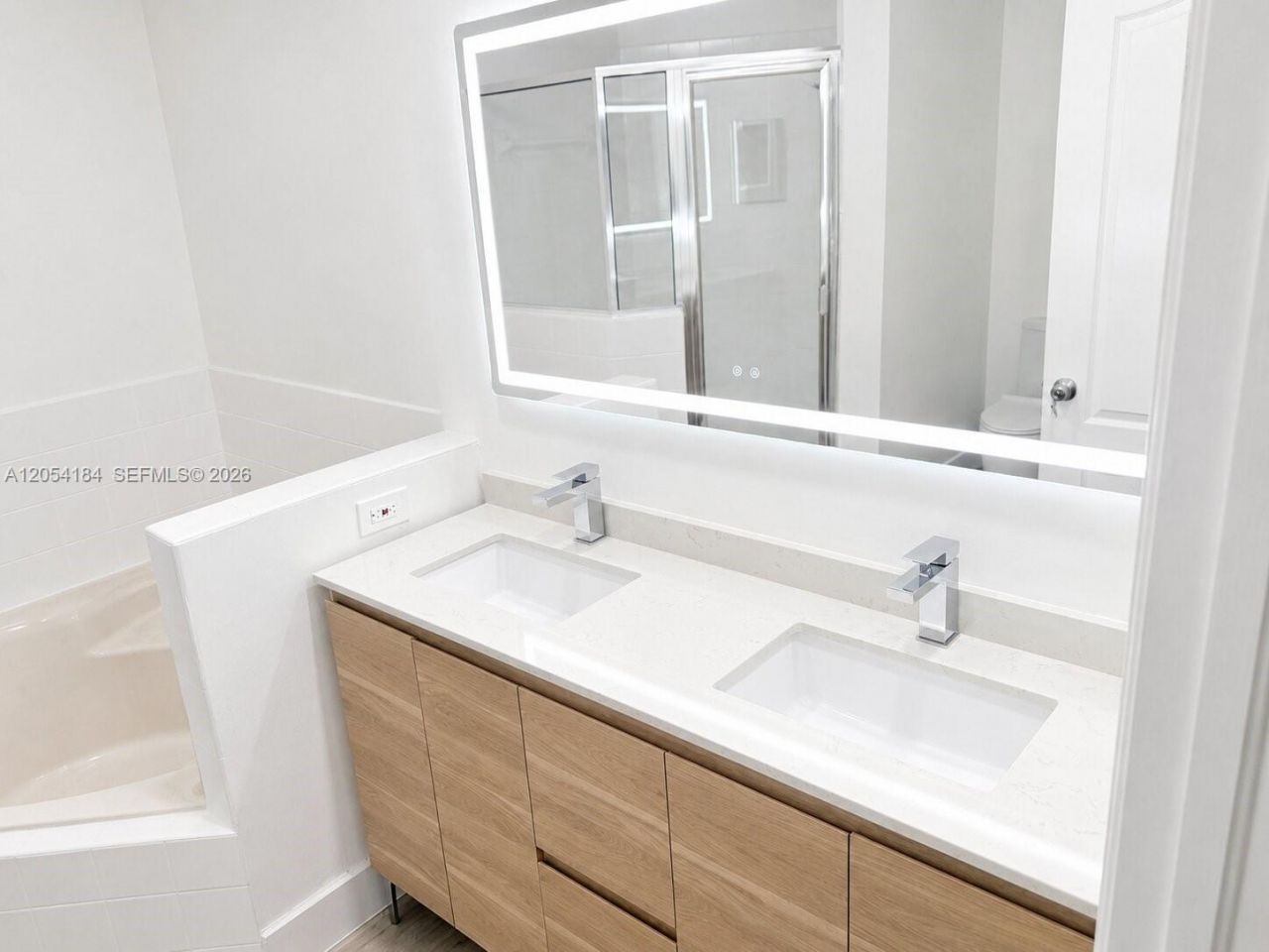 11432 NW 50th Ter , Doral, FL 33178 Photo