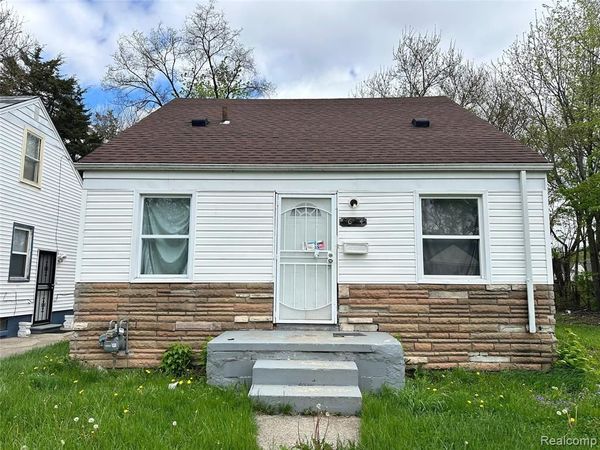8084 Artesian Street , Detroit, MI 48228
