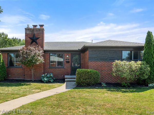 21541 Pallister Street, St. Clair Shores, MI 48080