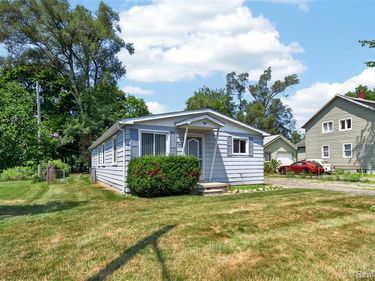 2340 Hester Court, Keego Harbor, MI 48320