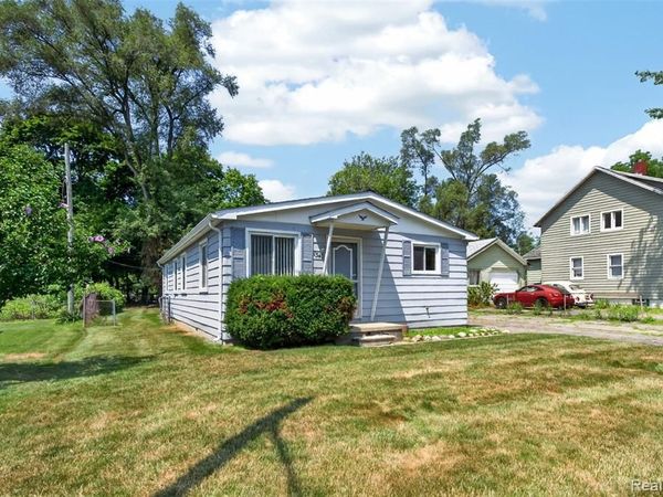 2340 Hester Court, Keego Harbor, MI 48320