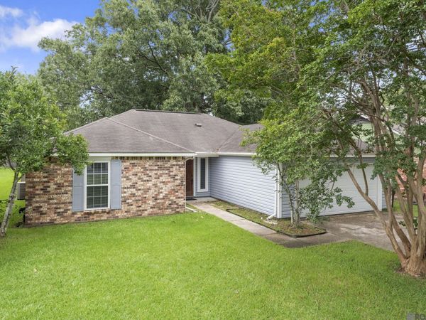 10628 Sugar Pine Dr, Greenwell Springs, LA 70739