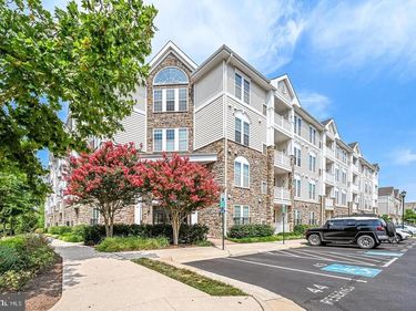 24701 BYRNE MEADOW SQUARE, Unit 200, ALDIE, VA 20105