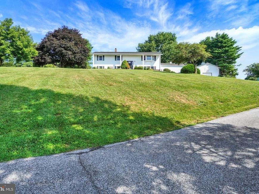 6043 Woods Road, Stewartstown, PA 17363 Main Photo