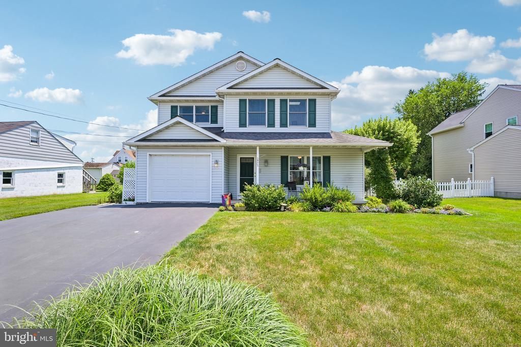 12 LAWN AVENUE , NORRISTOWN, PA 19403