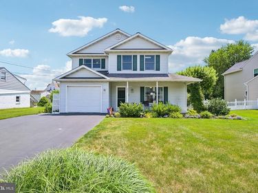 12 LAWN AVENUE, NORRISTOWN, PA 19403