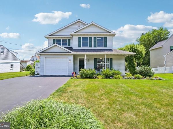 12 LAWN AVENUE, NORRISTOWN, PA 19403