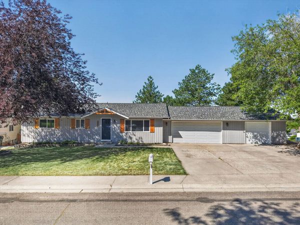 1421 Bluebell Cir, Pocatello, ID 83201
