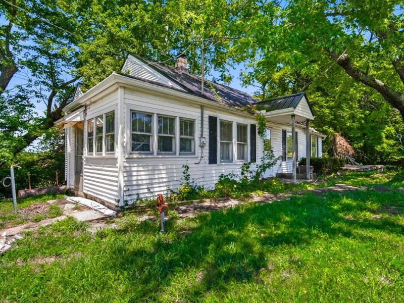 689 Logans Lane, Tiffin Twp, OH 45693 Photo 8