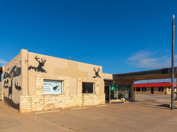 126 S Central Avenue , Hamlin, TX 79520