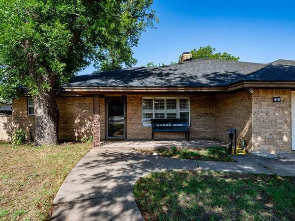 605 N CLEVELAND, Rotan, TX 79546