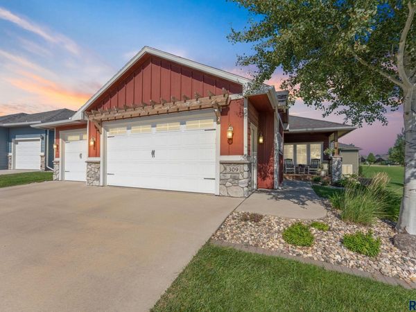 309 S Dockside Cir, Sioux Falls, SD 57107