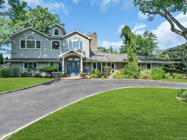 18 Regent Place , Roslyn, NY 11576