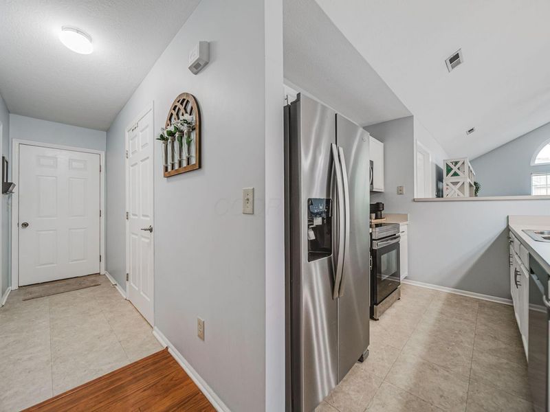 4075 Chennin Drive, Unit 9, Columbus, OH 43230 Photo 37