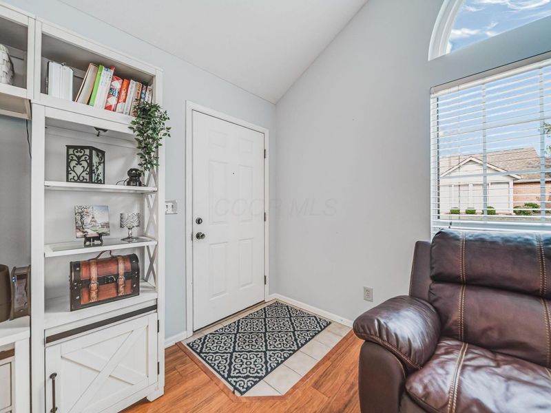4075 Chennin Drive, Unit 9, Columbus, OH 43230 Photo 4
