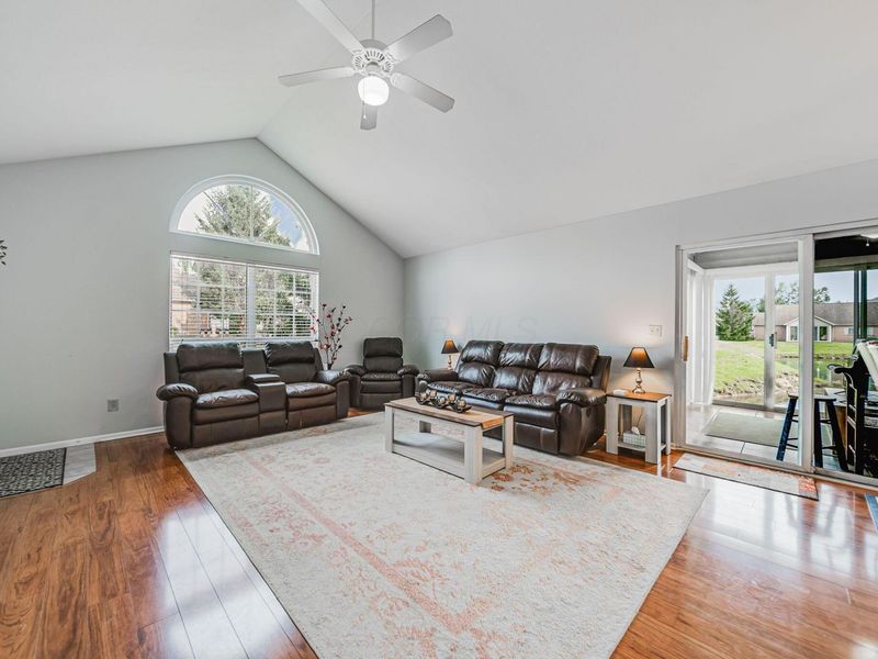 4075 Chennin Drive, Unit 9, Columbus, OH 43230 Photo 8