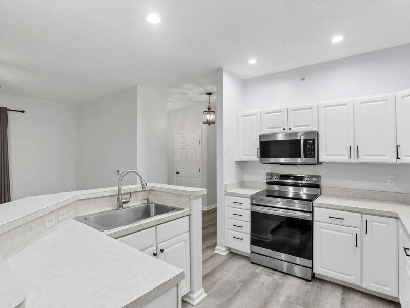 3115 Heron Pointe , Unit 102, Columbus, OH 43231 Photo 6