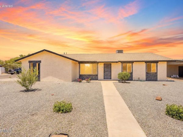 2826 E CACTUS Road, Phoenix, AZ 85032